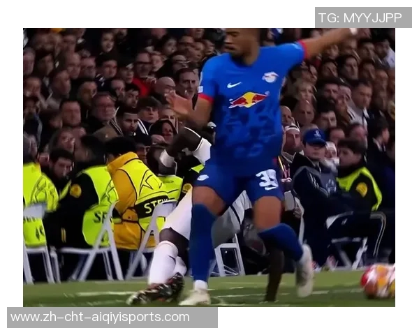 足球花式过人技巧揭秘让你在球场上成为闪耀的明星 足球花式过人技巧揭秘让你在球场上成为闪耀的明星